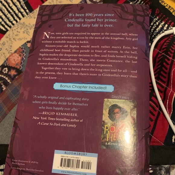 Cinderella is dead by Kalynn Bayron - Picture 2 of 3